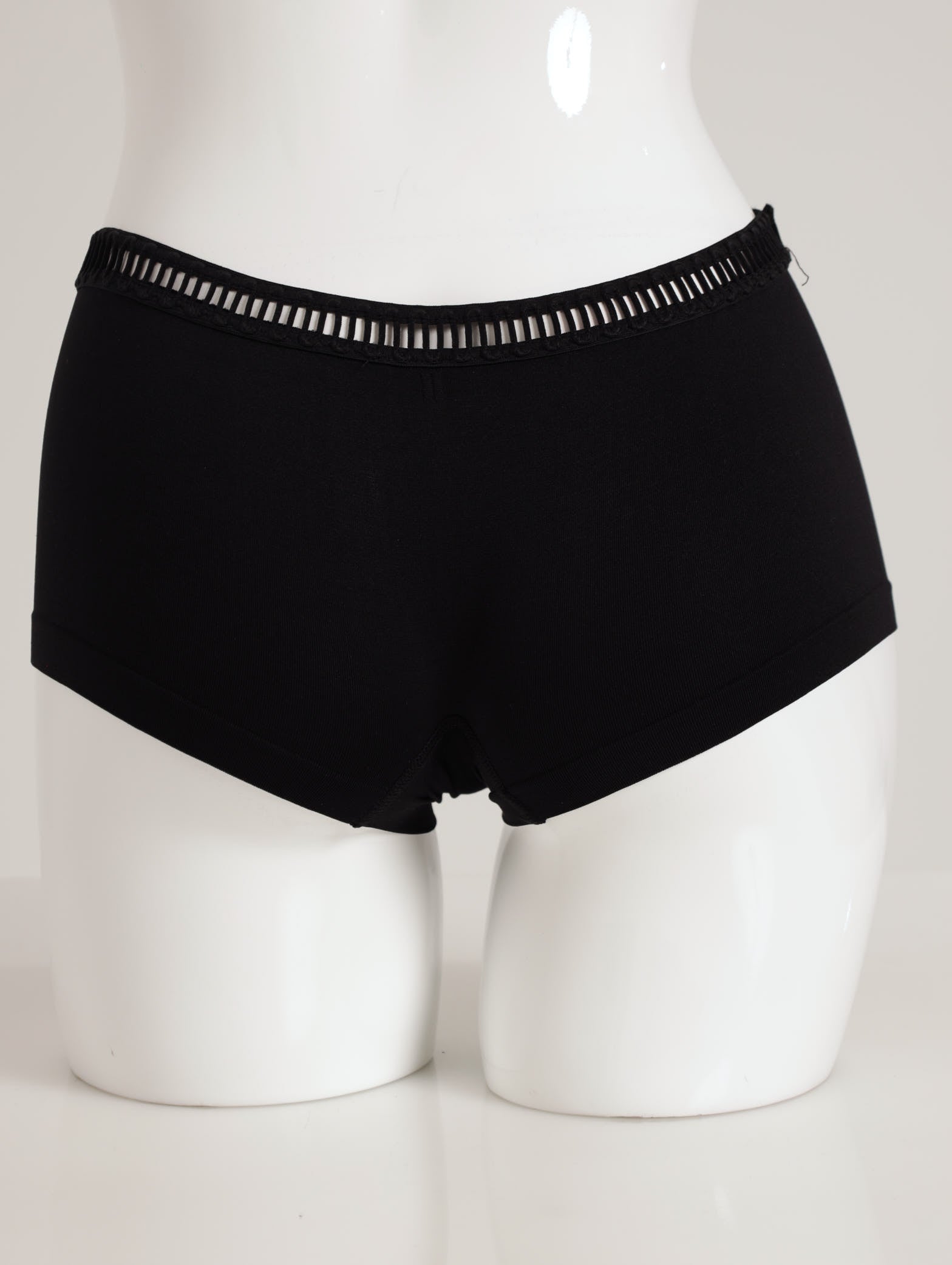 Seamless boyleg panty with light support - Black. Colour: black. Size: s/m
